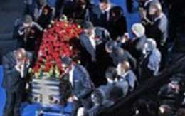 "Hoảng hồn" 7 đại gia vung tiền làm lễ... truy điệu mình