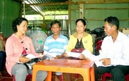 Cán bộ ngân hàng chiếm đoạt tiền của nông dân