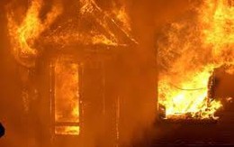 "Phi công" tẩm xăng thiêu cháy người tình