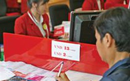 Fitch cảnh báo lợi nhuận 3 ngân hàng lớn