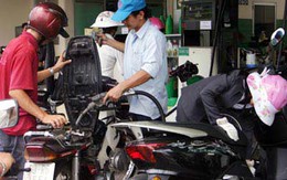 Bộ Tài chính cân nhắc giảm giá xăng dầu