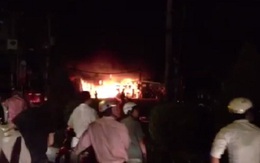 TP.HCM: Cây xăng bốc cháy đùng đùng trong đêm