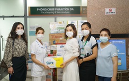 Món quà sức khỏe Vinamilk gửi đến bác sĩ, bệnh nhi F0 tại bệnh viện Trưng Vương TP.HCM