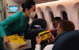 Vietnam Airlines "hồi sinh" áo phao cũ