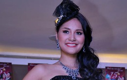 Hương Giang, Hoàng Yến diễn thời trang ở Anh