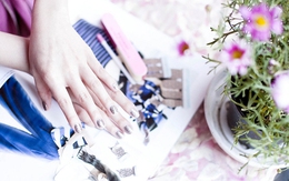 Làm đẹp bàn tay bằng miếng dán móng