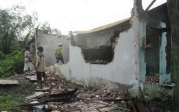 Chồng "hờ" tẩm xăng chiêu chết 2 mẹ con