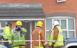 Ghen tuông, đổ xăng thiêu chồng và 4 con