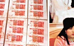 Chơi ngông, đại gia dùng tiền làm thảm lót chân