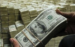 Giá đôla tự do gần "bắt kịp" ngân hàng