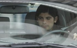 Bản tin bóng đá 12h (20/2): “Sao” Valencia đi đổ xăng bị xe cán vỡ mắt cá