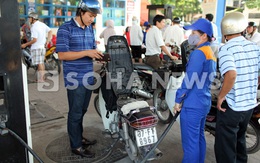 Xăng tăng giá giữa trưa nắng, dân "chán" không muốn đi đổ