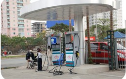 Điểm tin sáng: Cây xăng dùng "thủ đoạn" găm hàng chờ giá sẽ bị rút giấy phép