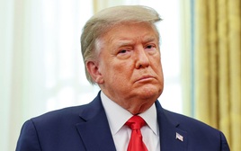 Bất ngờ chia sẻ dòng tweet cáo buộc gian lận của ông Trump trên Twitter, ĐSQ Trung Quốc nói gì?