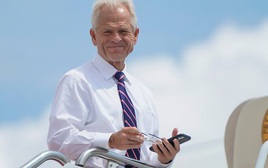 Công kích ông Biden, cố vấn Nhà Trắng sẽ bị Tổng thống Trump kỷ luật?