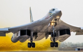 Sức mạnh hủy diệt của 'Thiên nga trắng' Tu-160