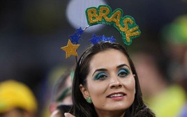 Không thể rời mắt trước nhan sắc các CĐV nữ Brazil trên khán đài World Cup 2022