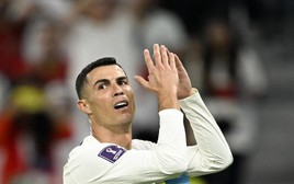HLV của Al Nassr bóng gió xác nhận bản hợp đồng chiêu mộ Ronaldo