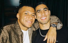 Tình bạn Mbappe và Hakimi: Thân như người yêu, 'tương tàn' vì màu cờ sắc áo