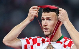 Croatia giành HCĐ World Cup 2022, Perisic bắt kịp thành tích của Messi