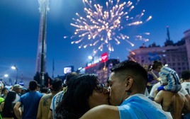 Thủ đô Buenos Aires của Argentina bùng nổ sau chiến thắng của đội nhà