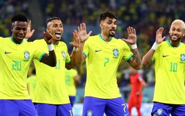 Màn nhảy múa ăn mừng của ĐT Brazil gây tranh cãi