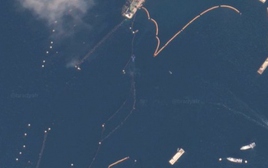 Nga lắp đặt rào chắn ở lối vào Vịnh Sevastopol ở Crimea