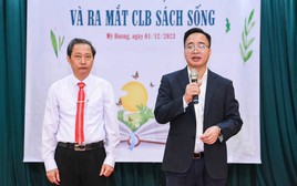 Cô bé ung thư xương: "Đã 2 năm nay em chưa được mua sách"