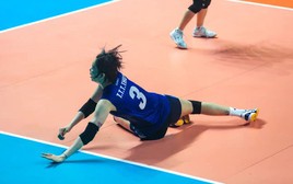 Thanh Thuý thi đấu lăn xả, ghi điểm như máy, bị kiểm tra doping sau khi bóng chuyền nữ Việt Nam giành HCB