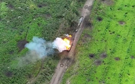 Ukraine công bố video bắn cháy xe tăng Nga gần Bakhmut