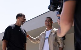 21 người đứng sau kênh YouTube lập kỷ lục Guinness của Ronaldo