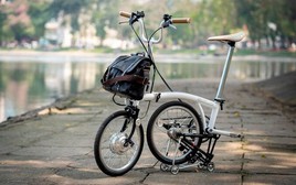 Thợ Việt 'phù phép' xe đạp gấp Brompton thành xe điện độc nhất vô nhị