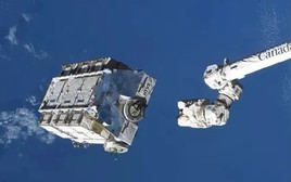 Vật thể lao vào nhà dân ở Mỹ thực sự là rác vũ trụ từ ISS