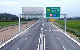 Cận cảnh cao tốc Bắc Nam đoạn Diễn Châu- Bãi Vọt trước ngày thông xe