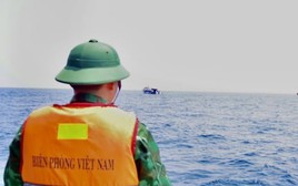 Chìm sà lan khiến 5 người chết và mất tích: Huy động trực thăng tìm kiếm