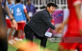 HLV Shin Tae-yong biện minh cho thất bại, fans Indonesia phản ứng xấu xí với trọng tài