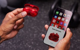 Apple ra mắt tai nghe true wireless giá rẻ chưa từng có: Pin 18 tiếng, thiết kế siêu nhỏ gọn, có cả phiên bản trong suốt
