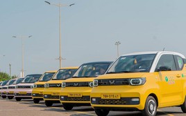 Giá từ 8.000 đồng/km, cước của taxi điện mini đầu tiên trên thị trường Việt đứng ở đâu so với GSM, Grab và taxi truyền thống?