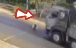 Đắk Lắk: Người đàn ông bất ngờ lao vào đầu xe tải, tử vong tại chỗ