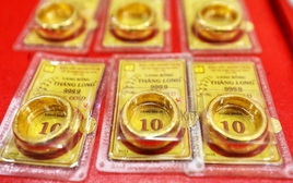 Động thái "lạ" của giá vàng sau khi 12.300 lượng vàng miếng được đấu thầu thành công