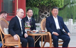 Ông Putin thưởng trà cùng ông Tập ở Trung Nam Hải