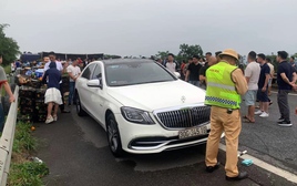 Ảnh TNGT: Tai nạn liên hoàn với 6 xe trên cao tốc Nội Bài – Lào Cai