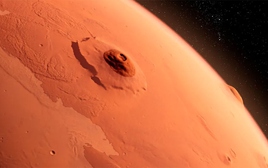 Phát hiện ít nhất 150.000 tấn nước đóng băng trên đỉnh núi lửa cao nhất sao Hỏa