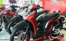 Giá xe máy đồng loạt dò đáy cuối tháng 6: Honda Vision, Air Blade, SH… dưới mức đề xuất gần 25 triệu đồng, có xe tặng kèm smartphone