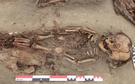 Hai ngôi mộ trẻ em hé lộ căn bệnh tàn khốc 500 năm trước