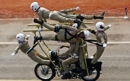 Tại sao Ấn Độ thích sử dụng mô tô trong lễ duyệt binh?