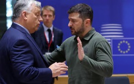 Vì sao thủ tướng Hungary bất ngờ đến Ukraine?