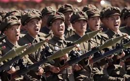 Tình báo Hàn Quốc: 2 vạn quân Triều Tiên tập hợp, sắp tới Ukraine - Lộ "quà quý" ông Putin tặng ông Kim