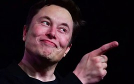 Elon Musk châm chọc Microsoft về sự cố "màn hình xanh"