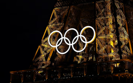 Chùm ảnh khai mạc Olympic 2024 với bữa tiệc ánh sáng hoành tráng trên sông Seine